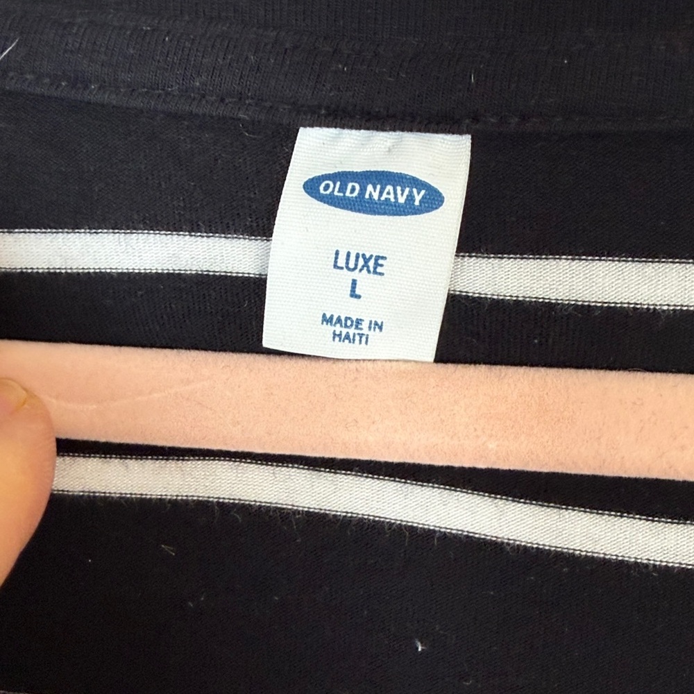 Black and White‎ Striped V-Neck Women's Top - Picture 2 of 5